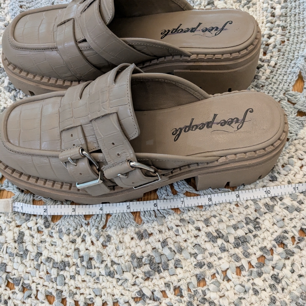 Free People Clogs (Reposhing) - Picture 4 of 5
